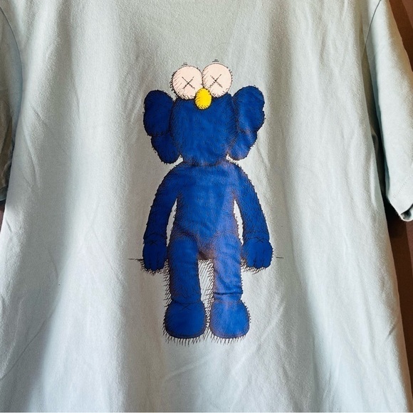 Uniqlo x KAWS UT Sesame Street Elmo Tee - Picture 2 of 5
